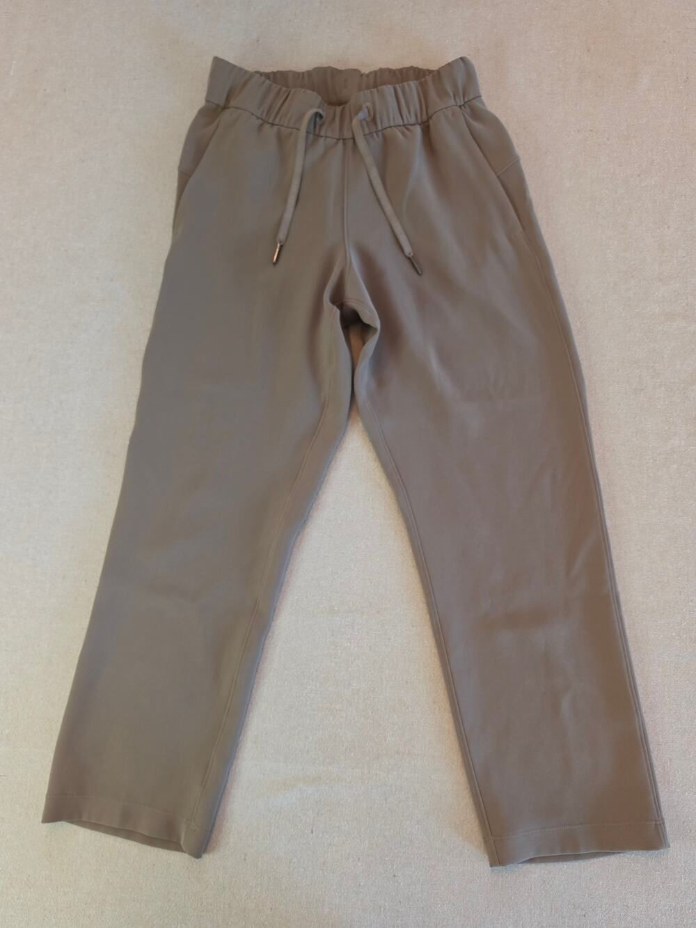 Lululemon On The Fly Crop Pant Tan/Khaki Sz 2